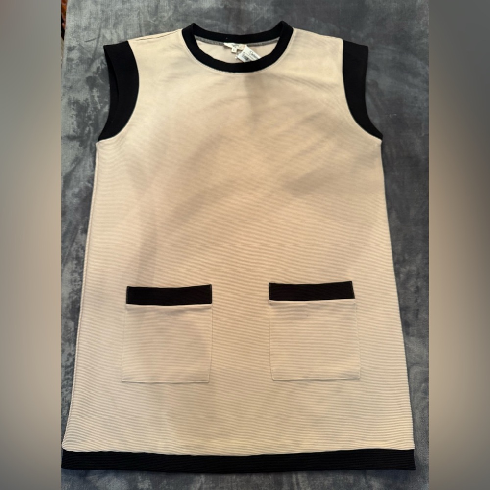 NWT Entro Sleeveless Beige and Black Dress with Pockets